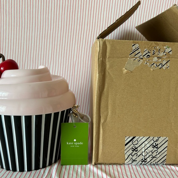 KATE SPADE 2015 CUPCAKE MAGNOLIA BAKERY MINAUDIÈRE SNAKE CHAIN - Picture 6 of 6